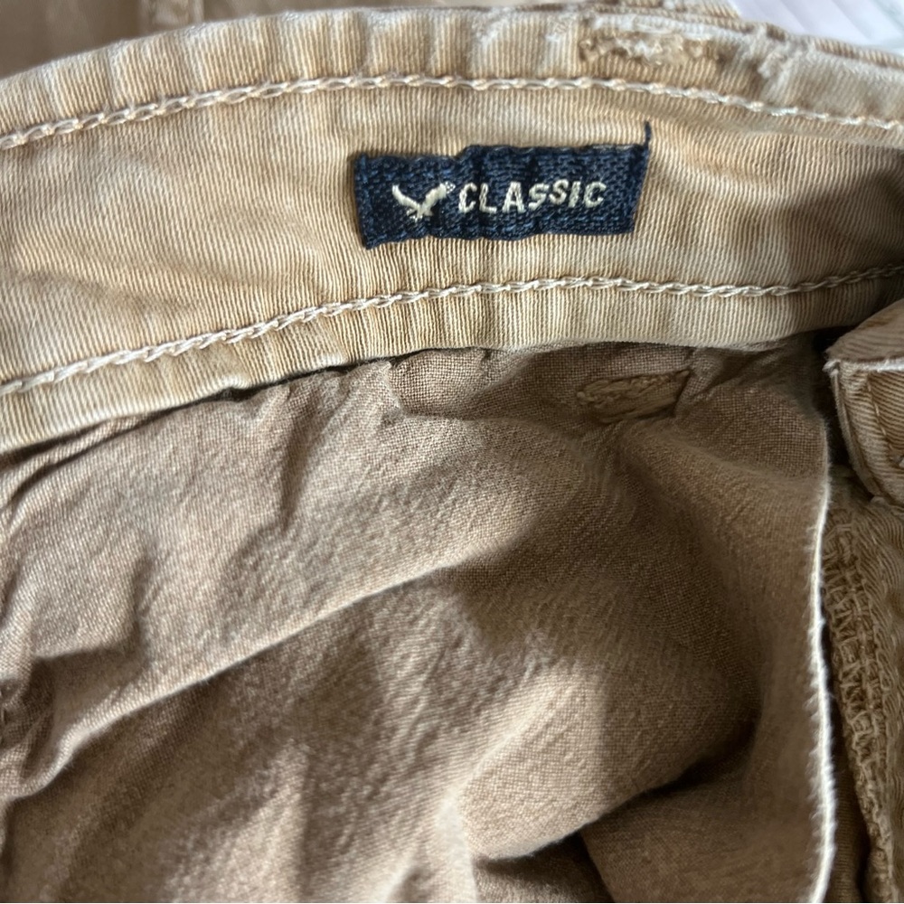 American Eagle Outfitters Men's Khaki Shorts Cargo Style Sz 32 Extreme Flex - Picture 9 of 9